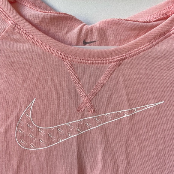 DRI-FIT Nike pink top - Picture 4 of 6
